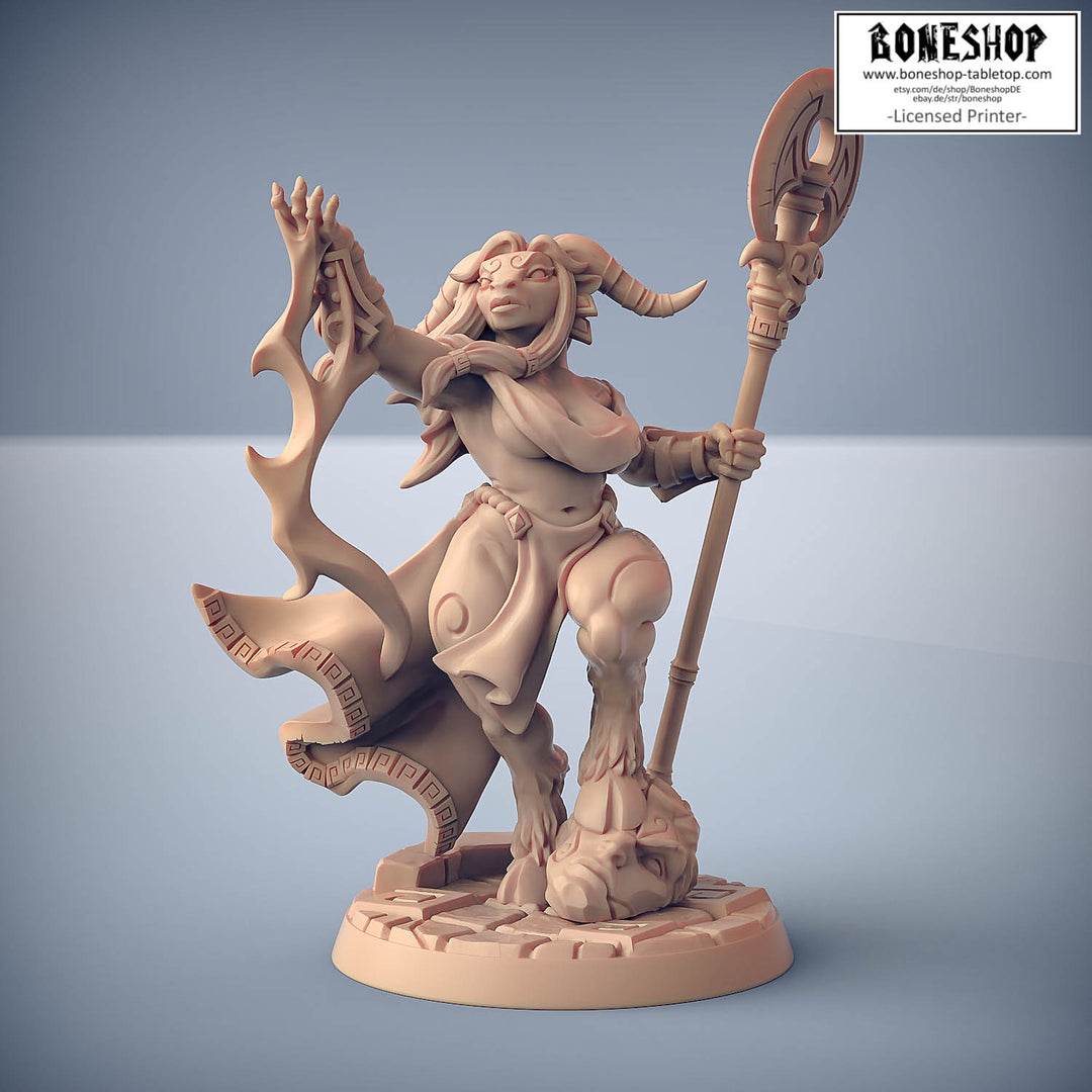 Order of the Labyrinth „Taura the Oracle (V1)" 28mm-35mm | RPG | DnD | Boneshop
