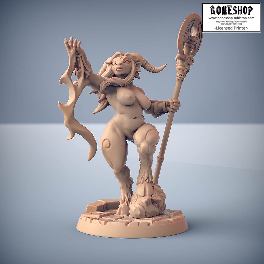 Order of the Labyrinth „Taura the Oracle (V2)" 28mm-35mm | RPG | DnD | Boneshop
